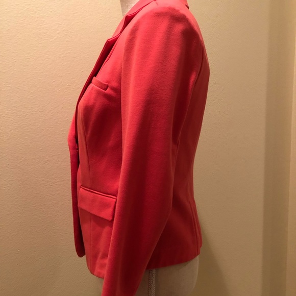 Pink form-fitting blazer - Picture 3 of 5